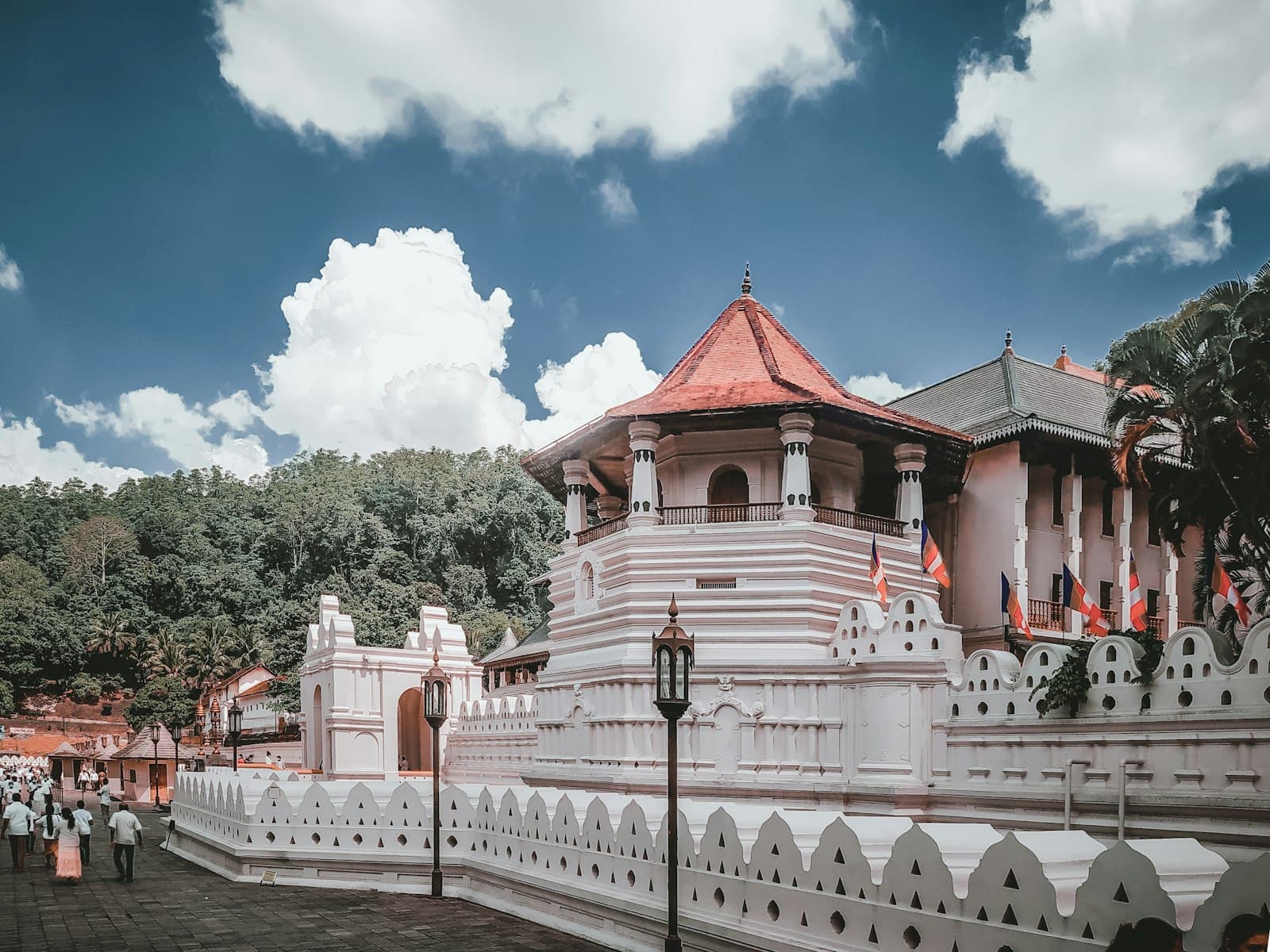 Colombo Airport to Colombo — airport transfer in Sri Lanka